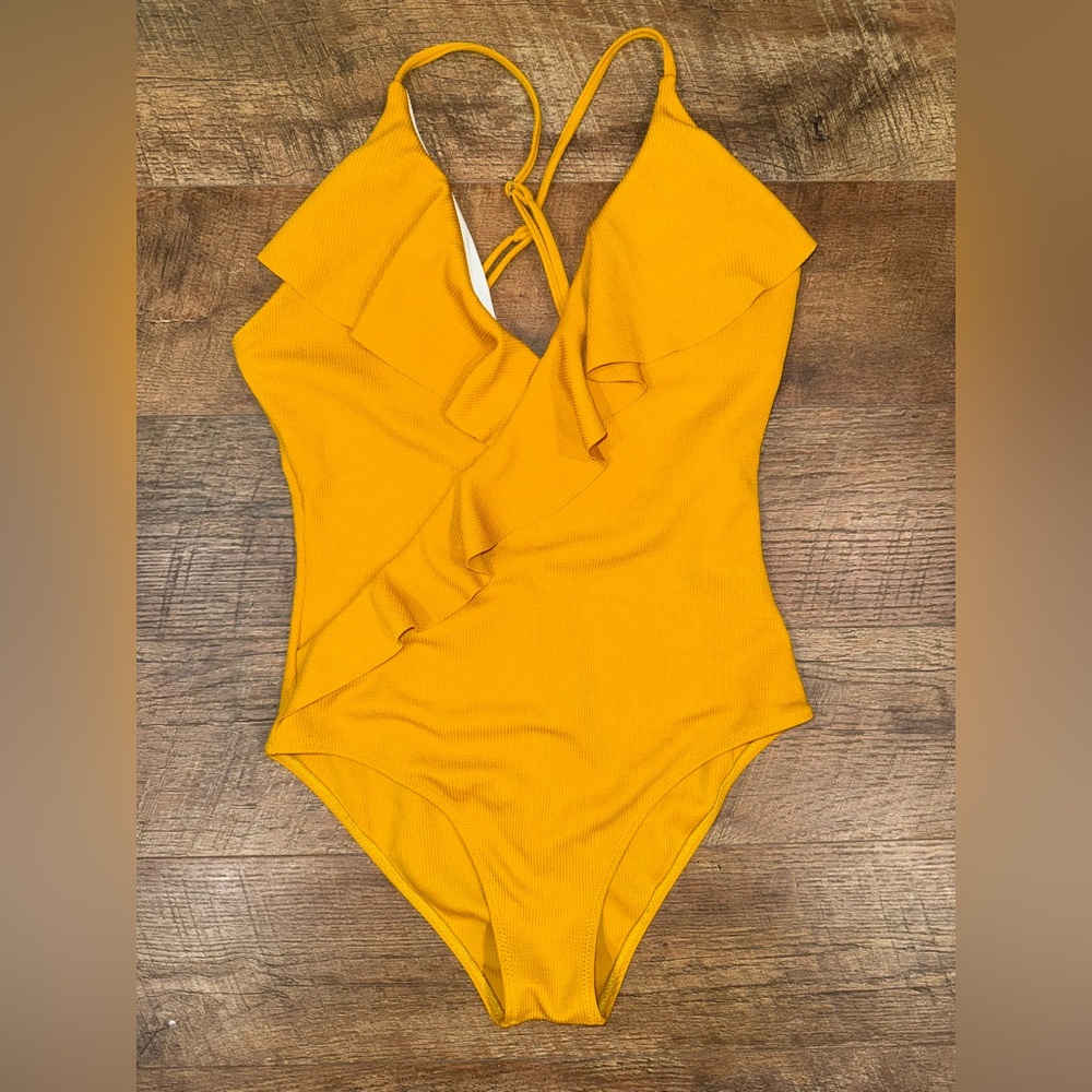 Cupshe Divine Destiny Solid One-Piece Swimsuit - image 2